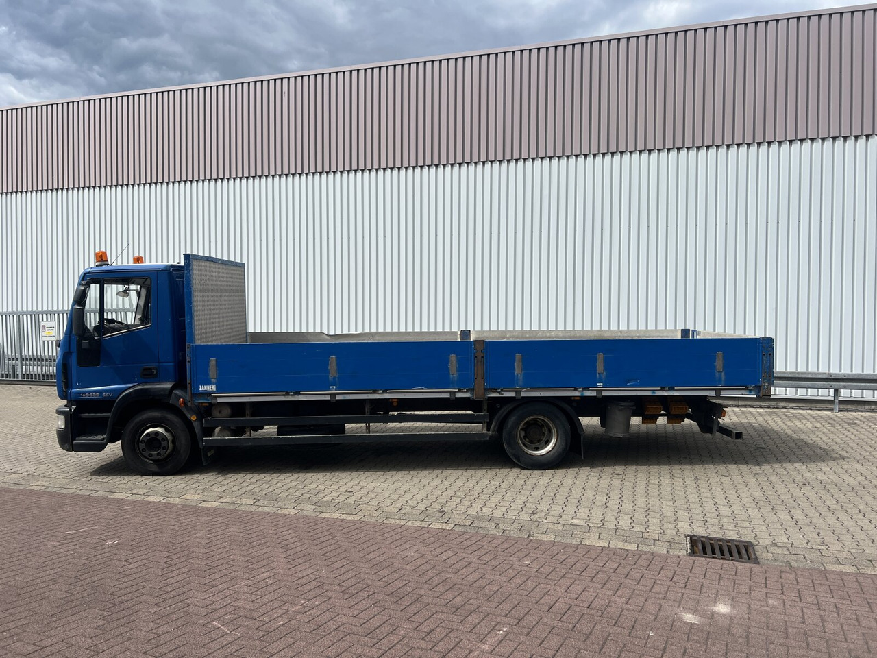 Camion plateau Iveco EuroCargo ML140E25/P 4x2 EuroCargo ML140E25/P 4x2, EEV, 6-Zylinder, 2x AHK: photos 12