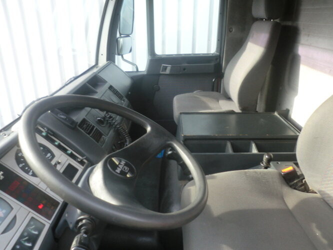Camion fourgon MAN L35 10.163 4x2: photos 12