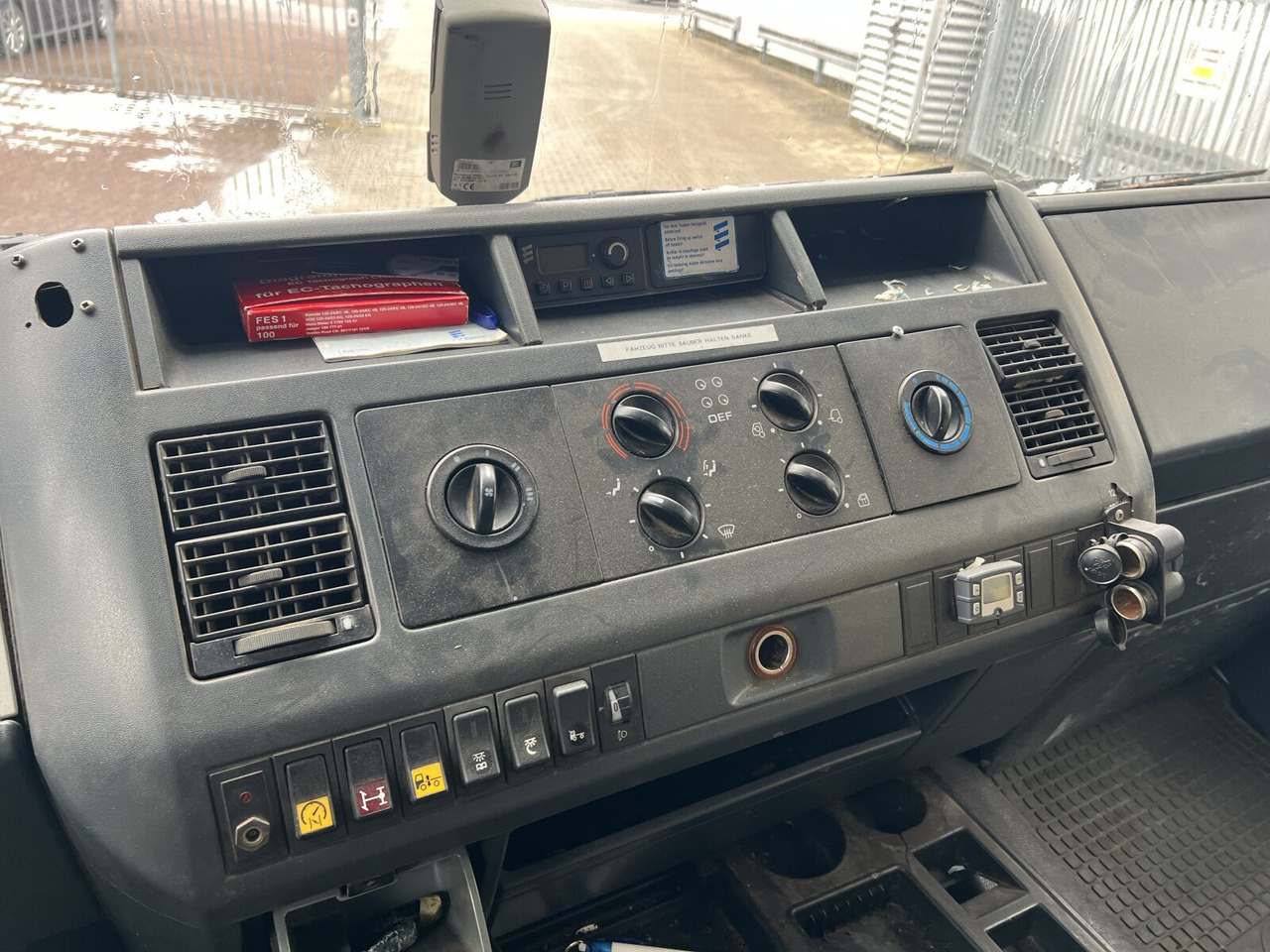 Camion plateau MAN LE 14.280 4x2 L LE 14.280 4x2 L, Maschinentransporter, 2x AHK: photos 7