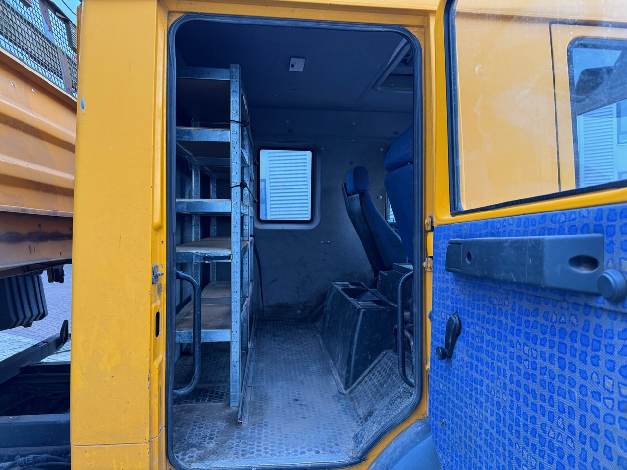 MAN LE 8.180 4X2 BB Doka LE 8.180 4X2 BB Doka, 2x AHK - Camion benne: photos 5 MAN LE 8.180 4X2 BB Doka LE 8.180 4X2 BB Doka, 2x AHK - Camion benne: photos 5