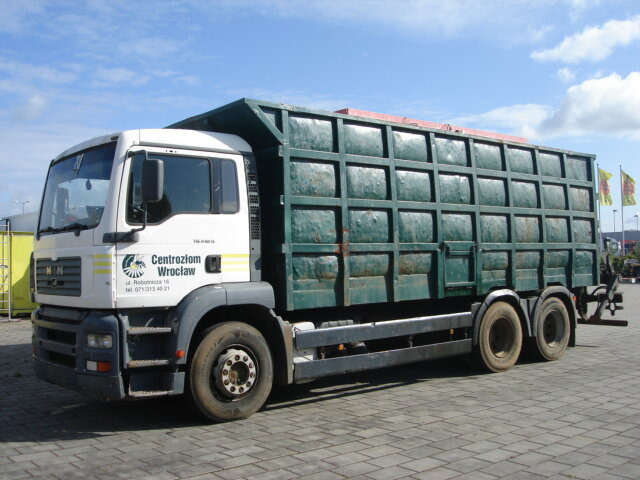 MAN TGA 26.413 BB 6x4 TGA 26.413 BB 6x4 mit Heckkran Jonsered 1020 - Camion grue: photos 5 MAN TGA 26.413 BB 6x4 TGA 26.413 BB 6x4 mit Heckkran Jonsered 1020 - Camion grue: photos 5