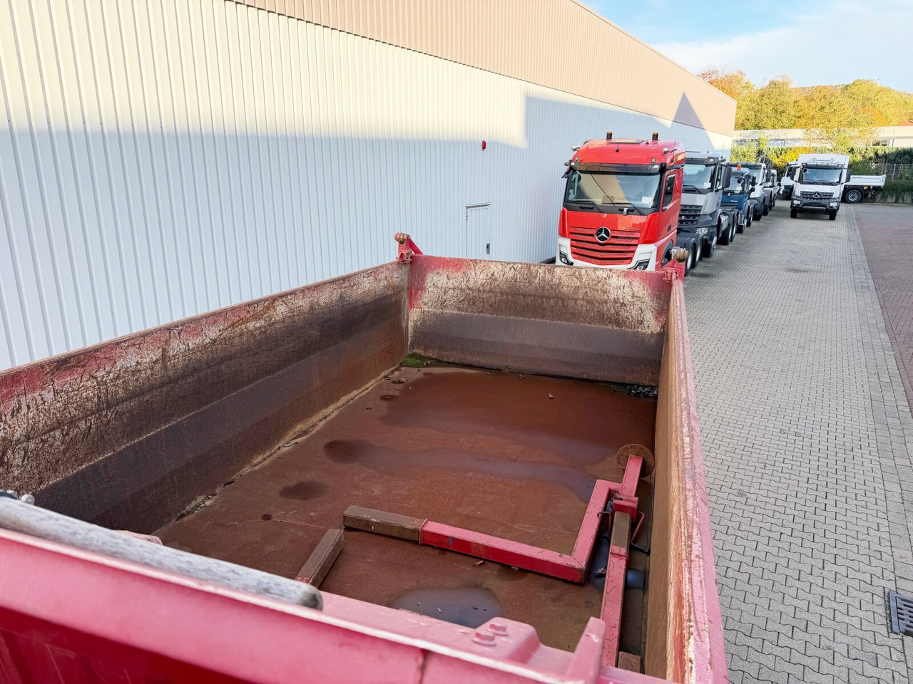 MAN TGA 26.480 6X6H BL TGA 26.480 6X6H BL, HydroDrive, Intarder, Wechselsystem (Sattelplatte) - Camion benne: photos 2 MAN TGA 26.480 6X6H BL TGA 26.480 6X6H BL, HydroDrive, Intarder, Wechselsystem (Sattelplatte) - Camion benne: photos 2