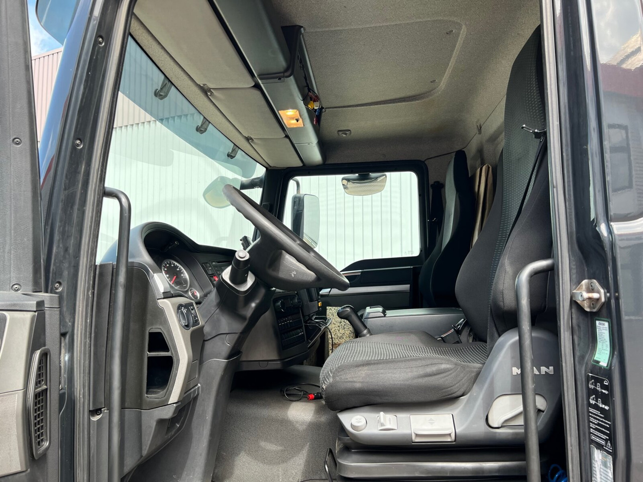 MAN TGL 12.220 4X2 BL TGL 12.220 4X2 BL mit MBB LBW 1500K - Camion fourgon: photos 3 MAN TGL 12.220 4X2 BL TGL 12.220 4X2 BL mit MBB LBW 1500K - Camion fourgon: photos 3