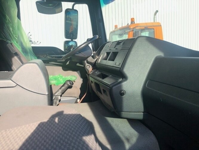 Camion à rideaux coulissants MAN TGL 8.210 BL 4x2 TGL 8.210 BL 4x2 mit LBW, Motorschaden!: photos 6 Camion à rideaux coulissants MAN TGL 8.210 BL 4x2 TGL 8.210 BL 4x2 mit LBW, Motorschaden!: photos 6