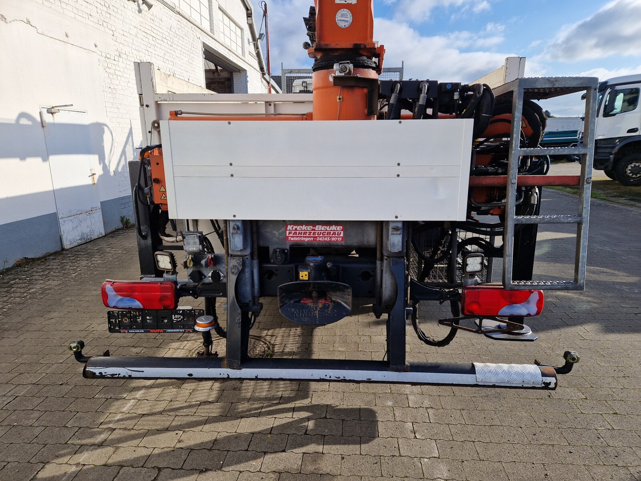 MAN TGM 18.340 4x2 BL TGM 18.340 4x2 BL, Atlas Ladekran 135.2 V, 9.8m - 1040 kg - Camion grue, Camion plateau: photos 4 MAN TGM 18.340 4x2 BL TGM 18.340 4x2 BL, Atlas Ladekran 135.2 V, 9.8m - 1040 kg - Camion grue, Camion plateau: photos 4