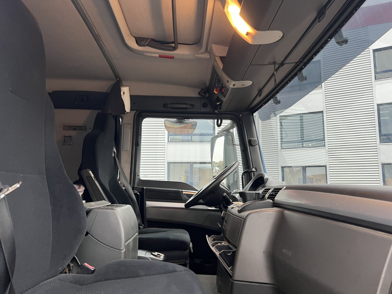 MAN TGS 26.440 6x2-2 BL TGS 26.440 6x2-2 BL, Intarder, Liftachse - Camion ampliroll: photos 4 MAN TGS 26.440 6x2-2 BL TGS 26.440 6x2-2 BL, Intarder, Liftachse - Camion ampliroll: photos 4