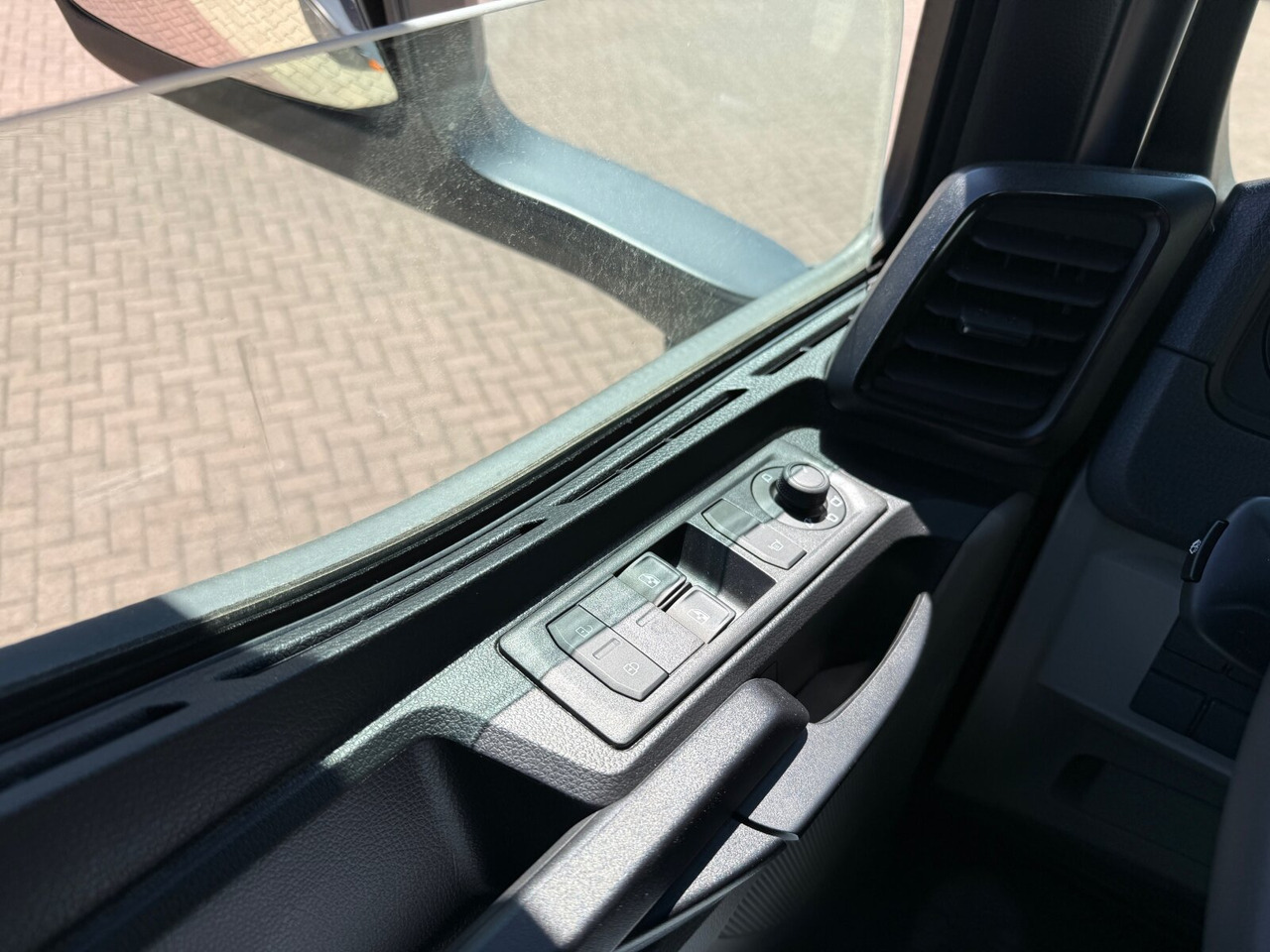MAN TGS 35.470 8x4-4 BL TGS 35.470 8x4-4 BL, Lenk-/Liftachse, Navi, Motorabtrieb - Châssis cabine: photos 5 MAN TGS 35.470 8x4-4 BL TGS 35.470 8x4-4 BL, Lenk-/Liftachse, Navi, Motorabtrieb - Châssis cabine: photos 5