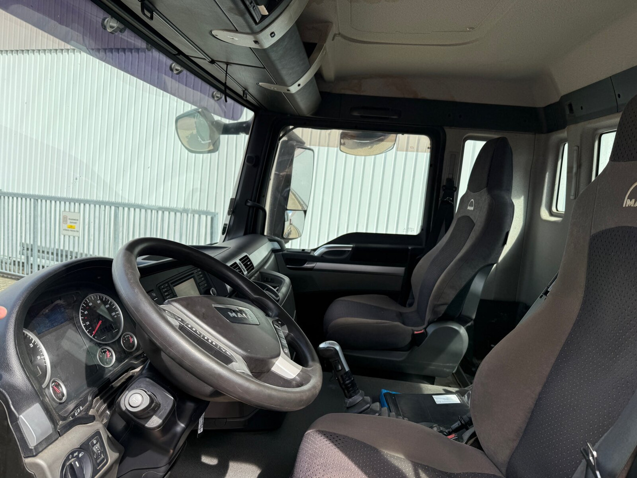 MAN TGS 35.480 8x4 BL TGS 35.480 8x4 BL, PriTarder, Navi - Camion ampliroll: photos 4 MAN TGS 35.480 8x4 BL TGS 35.480 8x4 BL, PriTarder, Navi - Camion ampliroll: photos 4