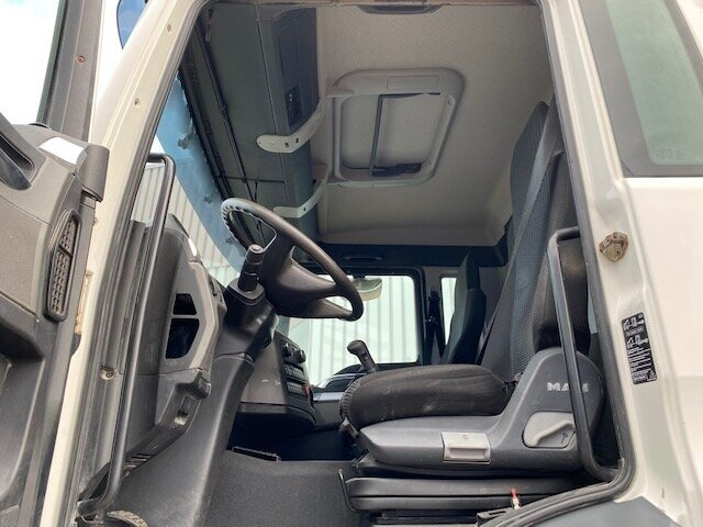MAN TGS 40.400 6x4 BB TGS 40.400 6x4 BB mit 20.000l Tank - Camion citerne: photos 4 MAN TGS 40.400 6x4 BB TGS 40.400 6x4 BB mit 20.000l Tank - Camion citerne: photos 4