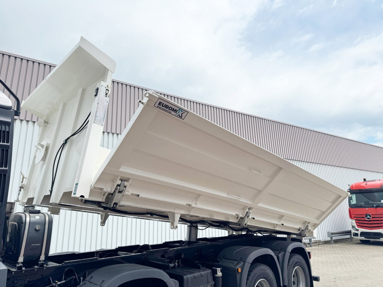 MAN TGS 41.440 8x4 BB TGS 41.440 8x4 BB, Bordmatik, ca. 16m³ - Châssis cabine: photos 3 MAN TGS 41.440 8x4 BB TGS 41.440 8x4 BB, Bordmatik, ca. 16m³ - Châssis cabine: photos 3
