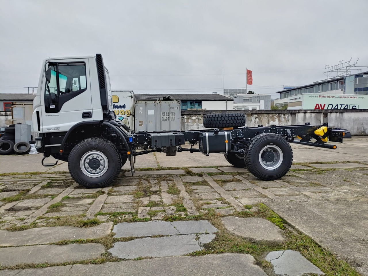 ML150E25WS 4x4 ML150E25WS 4x4, Einzelbereifung, 4x VORNANDEN! - Châssis cabine: photos 2 ML150E25WS 4x4 ML150E25WS 4x4, Einzelbereifung, 4x VORNANDEN! - Châssis cabine: photos 2
