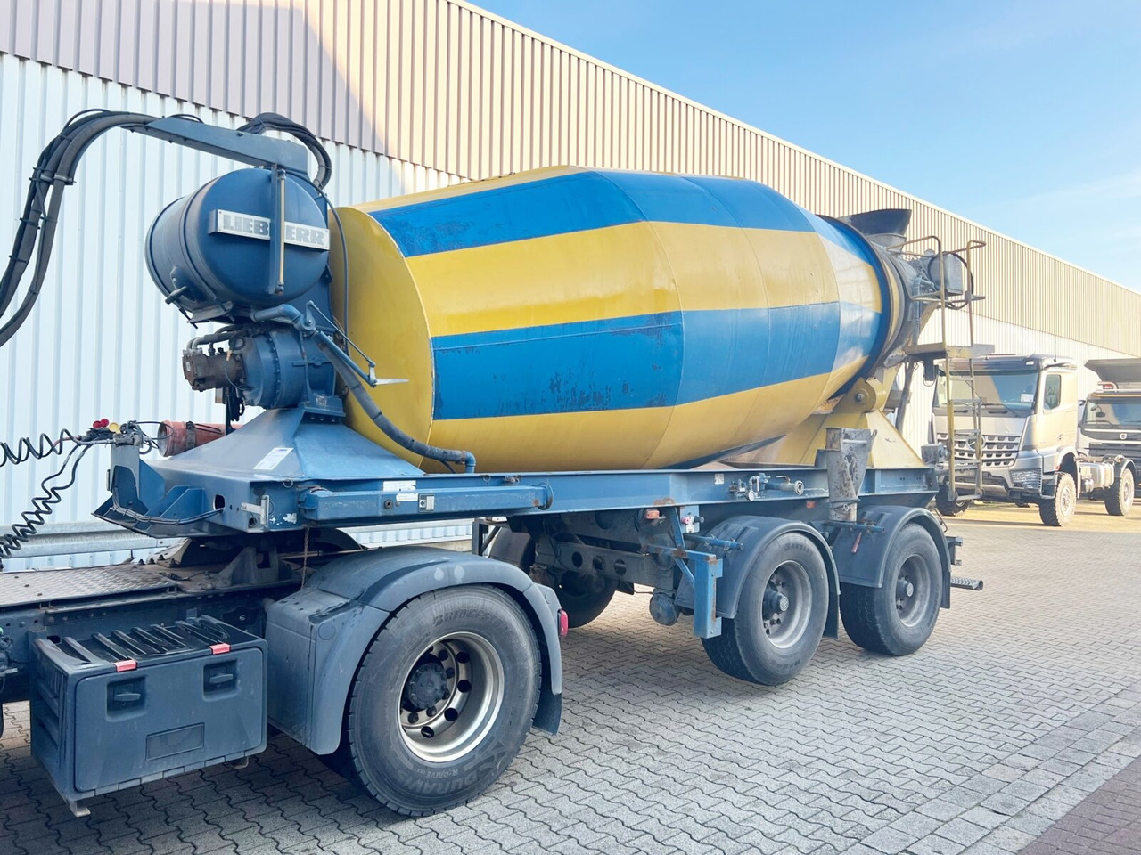 MÜLLER MITTELTAL SF 32 BM/BS mit LIEBHERR Betonmischer ca. 10m³ MÜLLER MITTELTAL SF 32 BM/BS mit LIEBHERR Betonmischer ca. 10m³, Liftachse - Semi-remorque malaxeur: photos 1 MÜLLER MITTELTAL SF 32 BM/BS mit LIEBHERR Betonmischer ca. 10m³ MÜLLER MITTELTAL SF 32 BM/BS mit LIEBHERR Betonmischer ca. 10m³, Liftachse - Semi-remorque malaxeur: photos 1