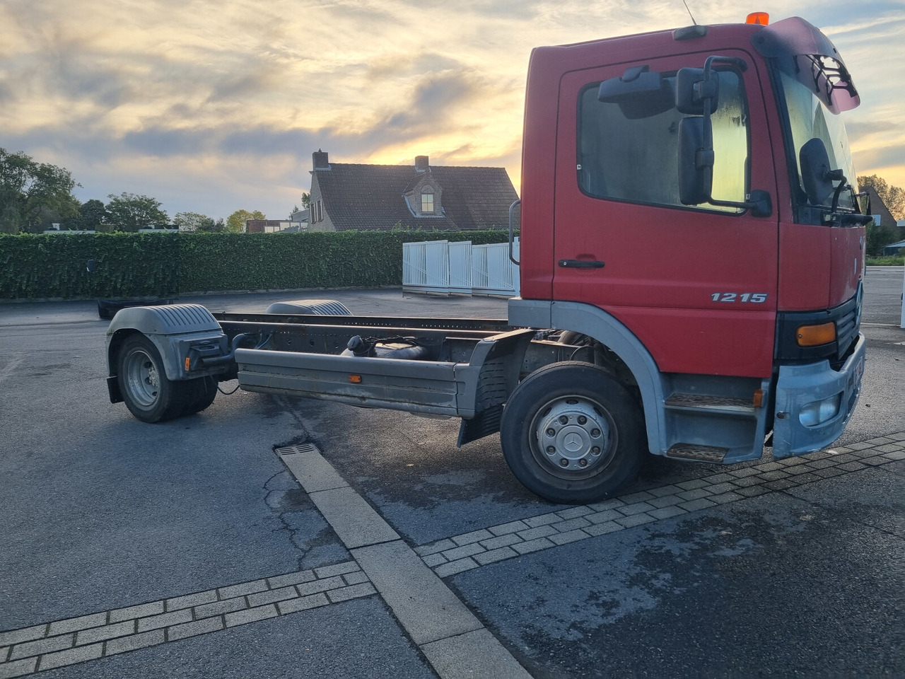 Camion porte-conteneur/ Caisse mobile Mercedes-Benz - 1215 4x2: photos 6 Camion porte-conteneur/ Caisse mobile Mercedes-Benz - 1215 4x2: photos 6