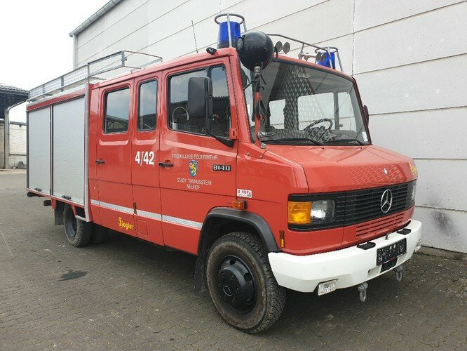 Mercedes-Benz 814 D TLF 8/6 4x2 814 D TLF 8/6 4x2, DOKA, Feuerwehr - Camion de pompier: photos 1 Mercedes-Benz 814 D TLF 8/6 4x2 814 D TLF 8/6 4x2, DOKA, Feuerwehr - Camion de pompier: photos 1