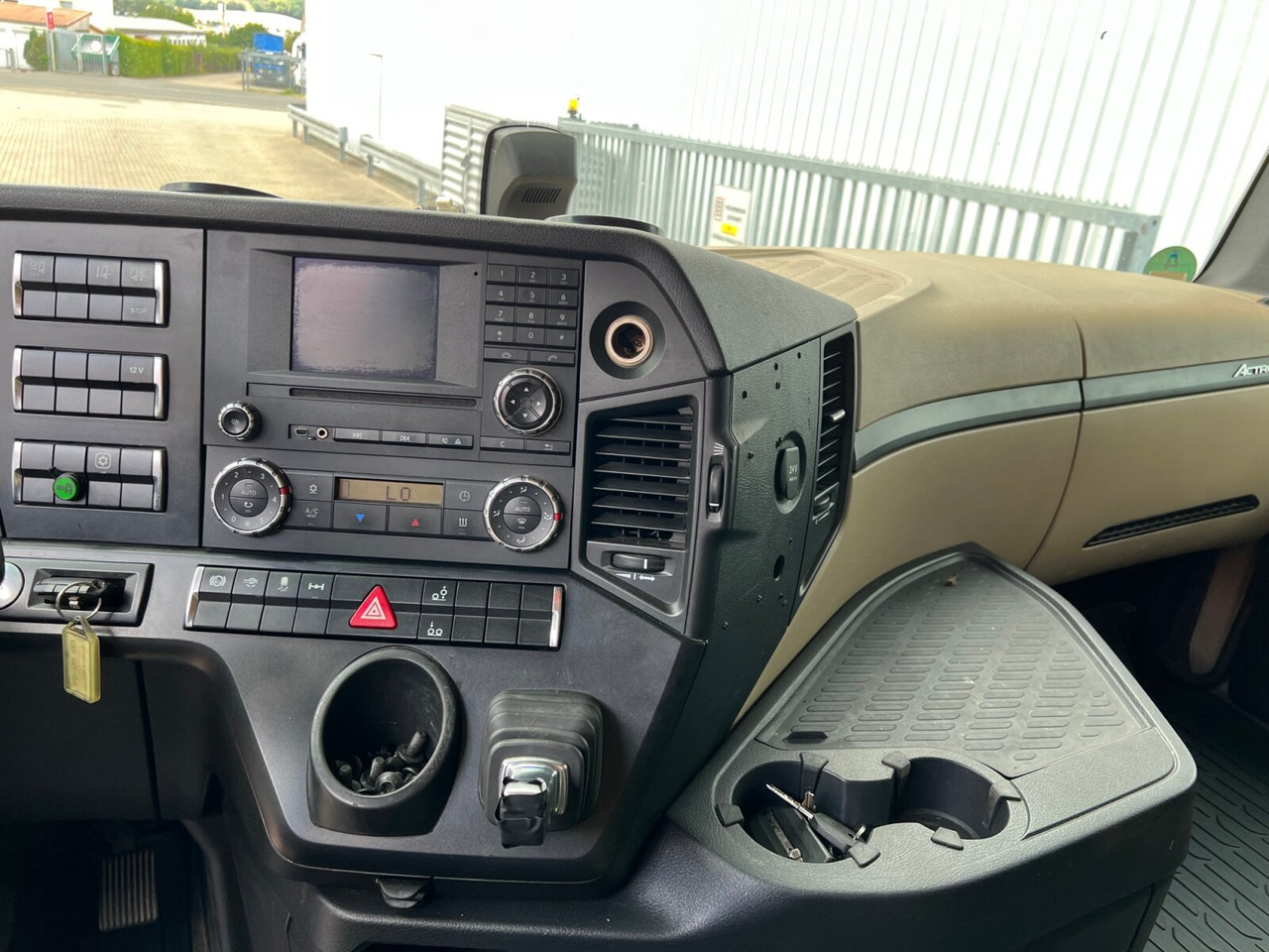 Mercedes-Benz Actros 2542/48 L/nR 6x2 Actros 2542/48 L/nR 6x2, Retarder, Standklima, StreamSpace, SoloStar - Camion porte-conteneur/ Caisse mobile: photos 4 Mercedes-Benz Actros 2542/48 L/nR 6x2 Actros 2542/48 L/nR 6x2, Retarder, Standklima, StreamSpace, SoloStar - Camion porte-conteneur/ Caisse mobile: photos 4