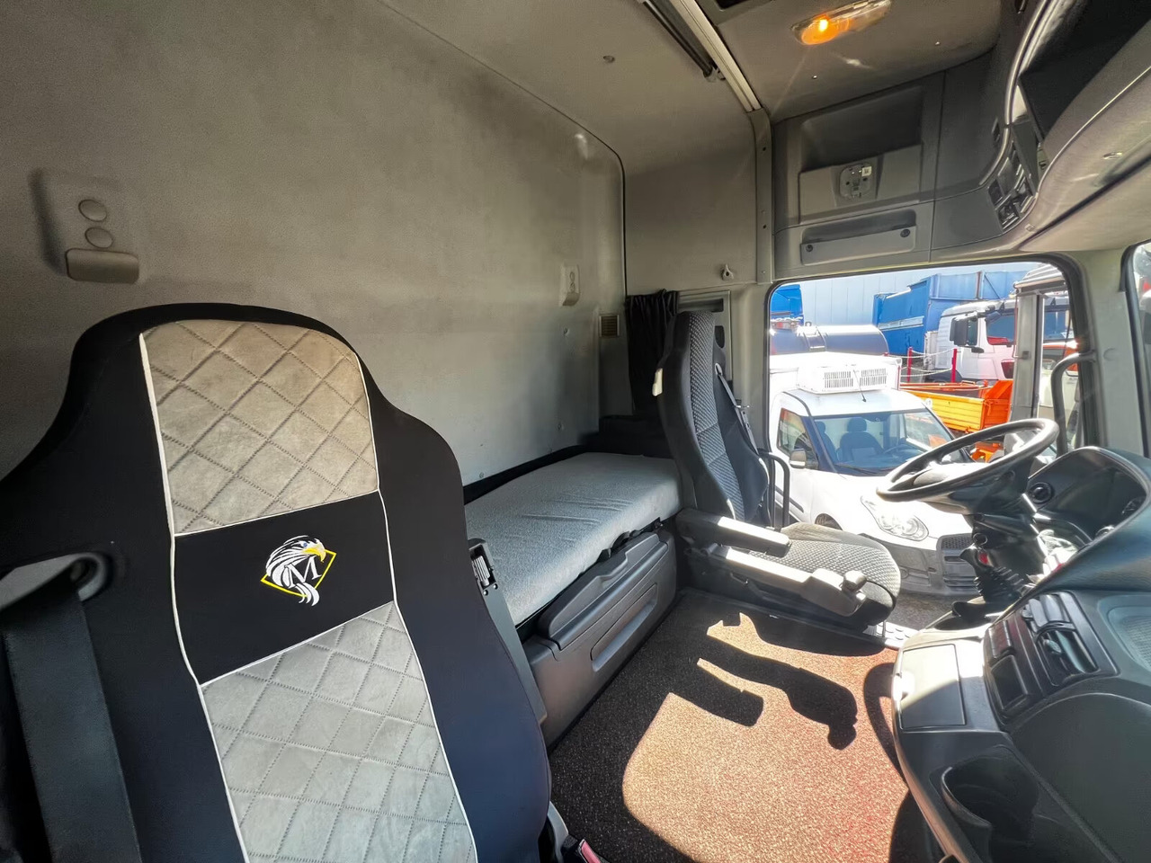 Mercedes-Benz Actros 2544 L 6x2 Actros 2544 L 6x2, Lenkachse, Kran MKG HLK531HP-a5, Funk - Camion plateau, Camion grue: photos 3 Mercedes-Benz Actros 2544 L 6x2 Actros 2544 L 6x2, Lenkachse, Kran MKG HLK531HP-a5, Funk - Camion plateau, Camion grue: photos 3