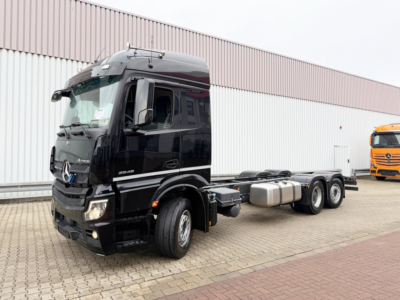 Mercedes-Benz Actros 2546 L 6x2 Actros 2546 L 6x2, Retarder, Lenk-/Liftachse, MultimediaCockpit, StreamSpace - Châssis cabine: photos 1 Mercedes-Benz Actros 2546 L 6x2 Actros 2546 L 6x2, Retarder, Lenk-/Liftachse, MultimediaCockpit, StreamSpace - Châssis cabine: photos 1