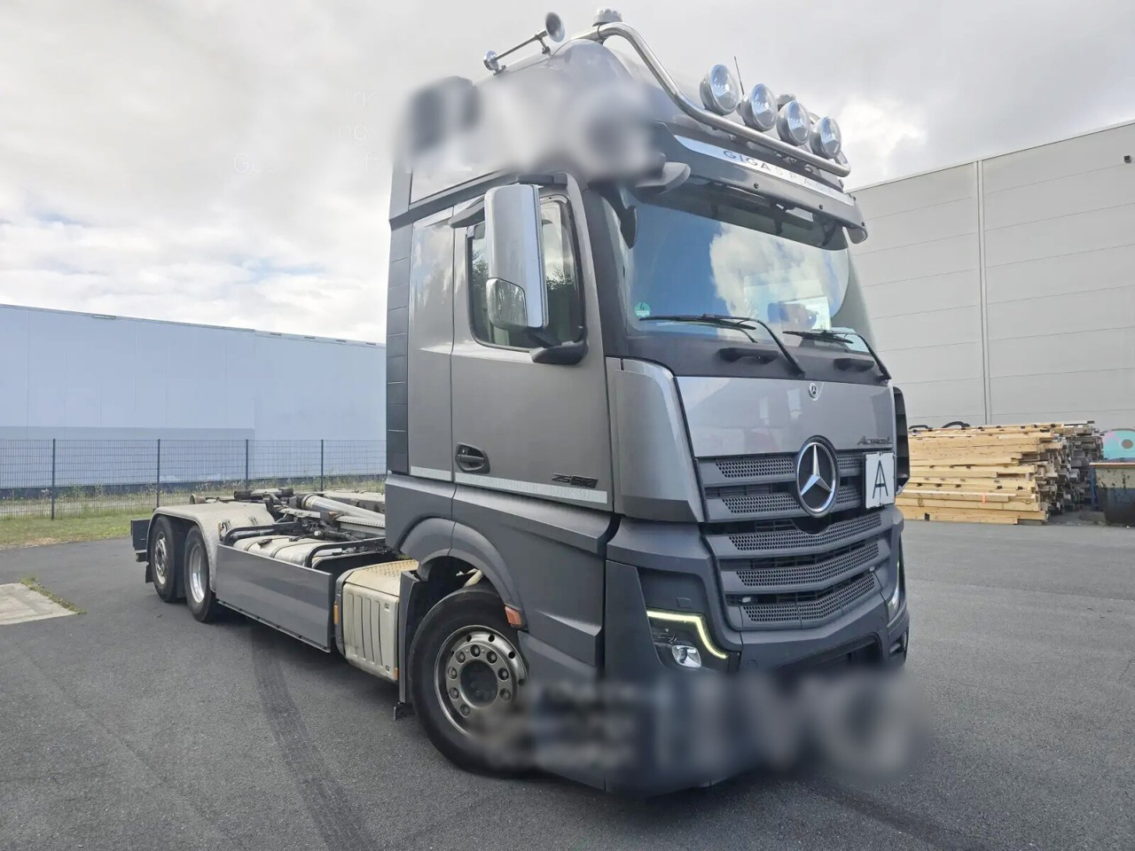 Mercedes-Benz Actros 2552 L 6x2 Actros 2552 L 6x2, Lenk/Lift, Retarder, GigaSpace, LED, Motorabtrieb, Meiller Tectrum, Funk - Camion ampliroll: photos 3 Mercedes-Benz Actros 2552 L 6x2 Actros 2552 L 6x2, Lenk/Lift, Retarder, GigaSpace, LED, Motorabtrieb, Meiller Tectrum, Funk - Camion ampliroll: photos 3