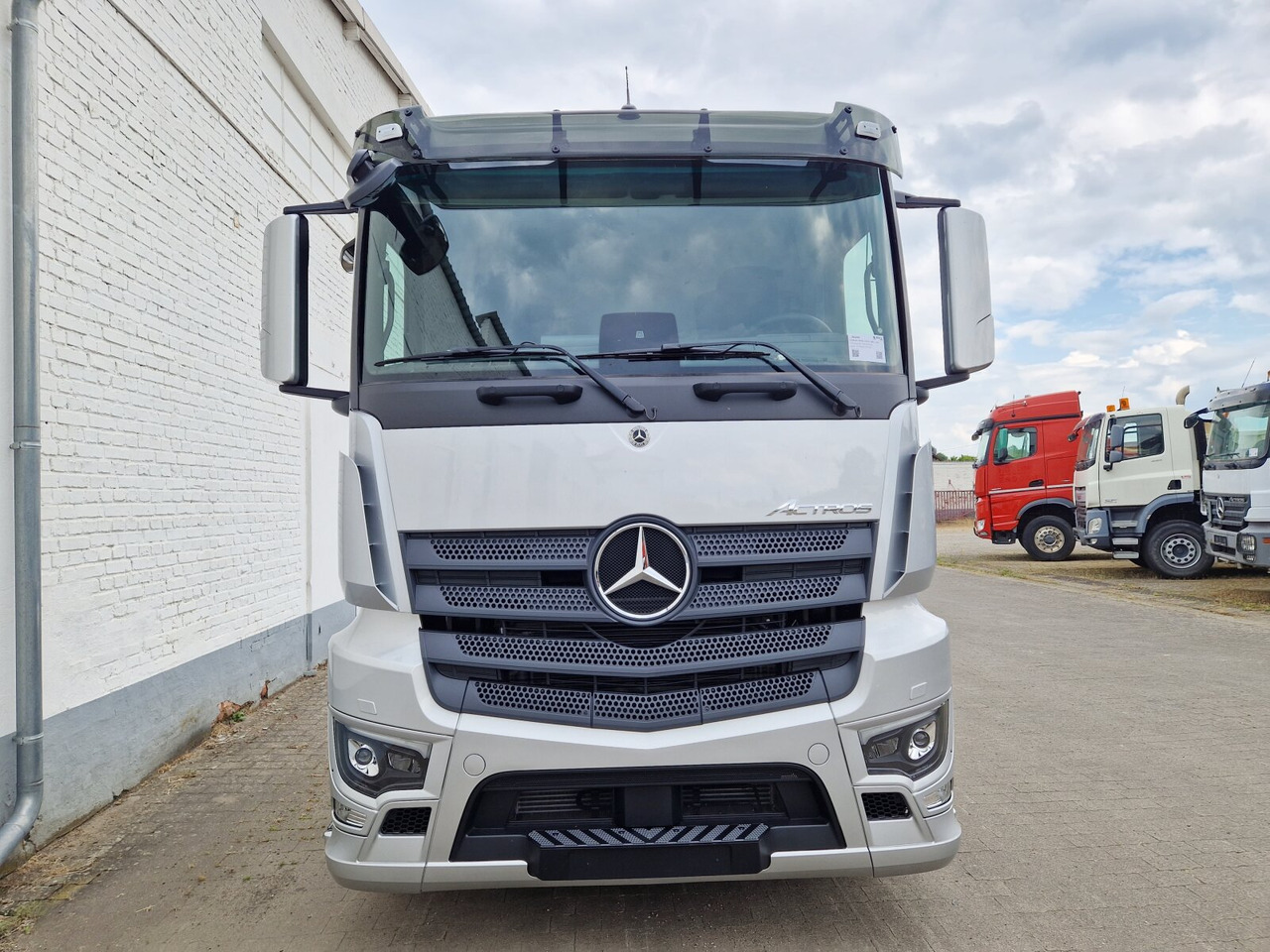 Mercedes-Benz Actros 2553 LL 6x2 Actros 2553 LL 6x2/46, Retarder, Liftachse, MultimediaCockpit, LED, Navi - Camion ampliroll: photos 3 Mercedes-Benz Actros 2553 LL 6x2 Actros 2553 LL 6x2/46, Retarder, Liftachse, MultimediaCockpit, LED, Navi - Camion ampliroll: photos 3