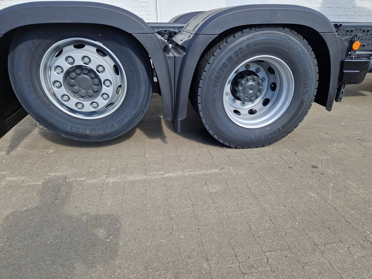 Mercedes-Benz Actros 2553 LL 6x2 Actros 2553 LL 6x2, Retarder, Liftachse, MultimediaCockpit, LED, Navi - Châssis cabine: photos 3 Mercedes-Benz Actros 2553 LL 6x2 Actros 2553 LL 6x2, Retarder, Liftachse, MultimediaCockpit, LED, Navi - Châssis cabine: photos 3