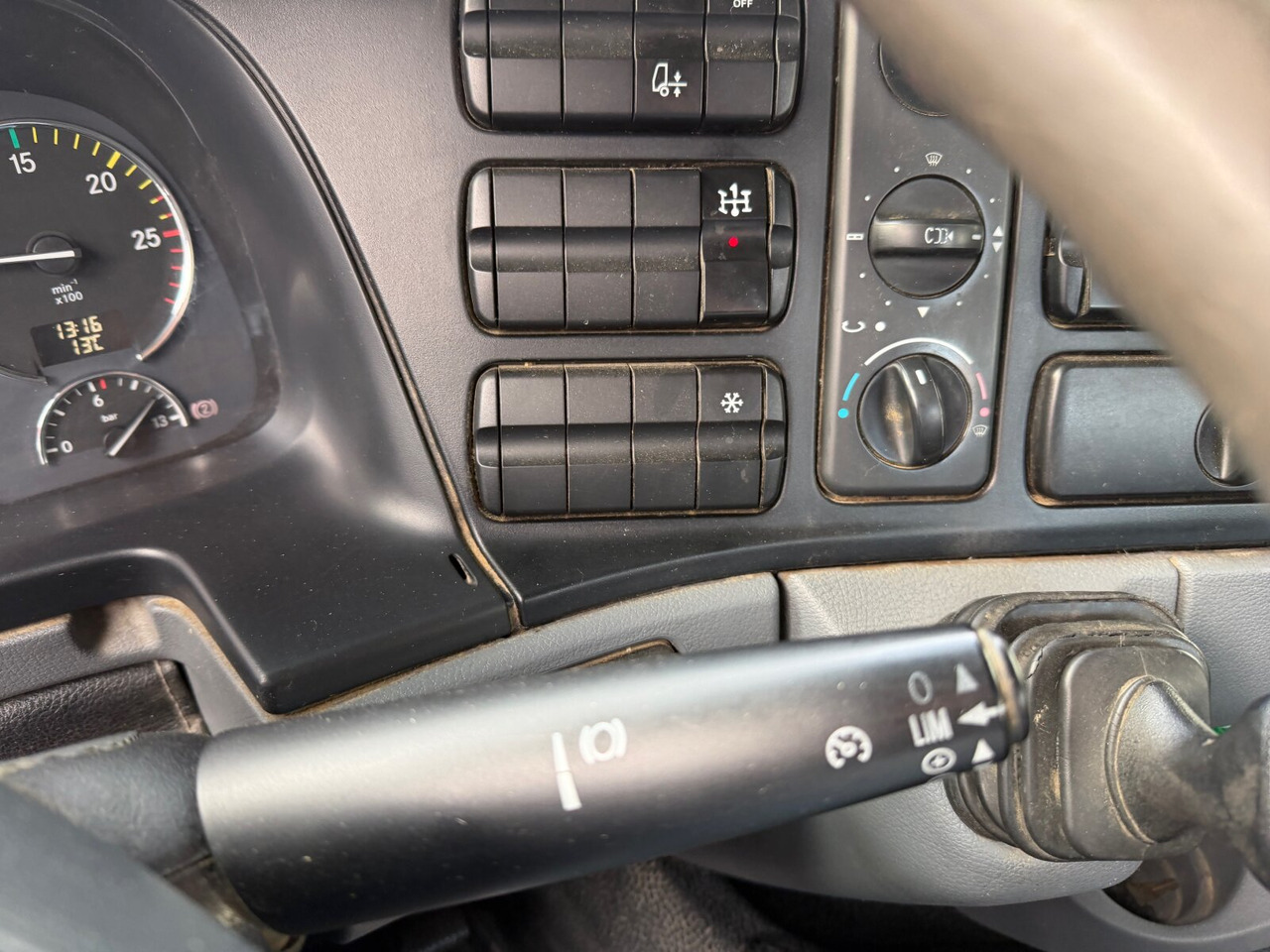 Mercedes-Benz Actros 2644 L 6x4 Actros 2644 L 6x4 - Camion ampliroll: photos 5 Mercedes-Benz Actros 2644 L 6x4 Actros 2644 L 6x4 - Camion ampliroll: photos 5