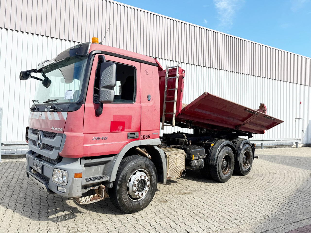 Mercedes-Benz Actros 2646 K 6x4 Actros 2646 K 6x4, Retarder, Bordmatik - Camion benne: photos 1 Mercedes-Benz Actros 2646 K 6x4 Actros 2646 K 6x4, Retarder, Bordmatik - Camion benne: photos 1