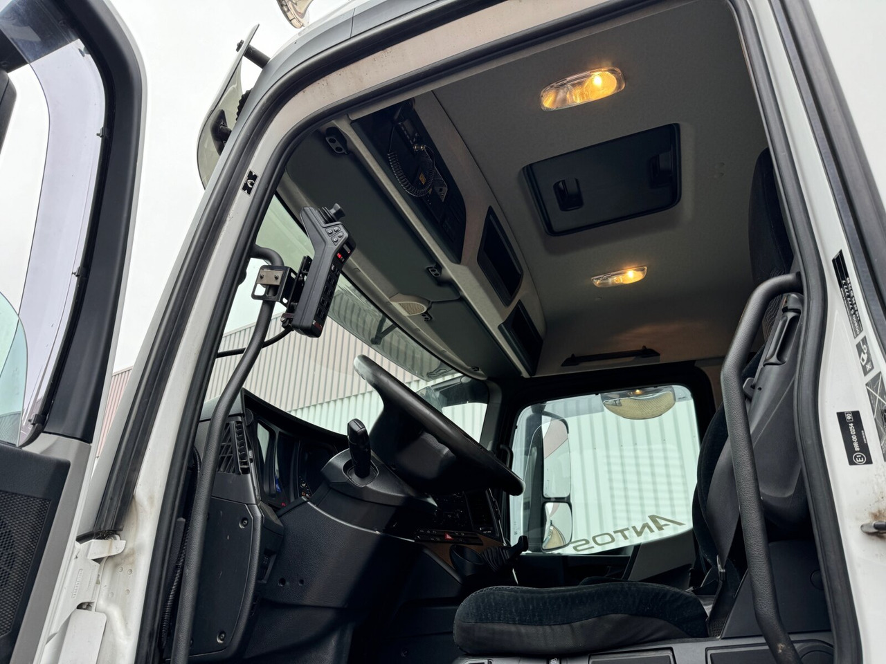 Mercedes-Benz Antos 2536/43 L 6x2 Antos 2536/43 L 6x2, Liftachse, Hiab XR 21S61 bis 7 m Container - Camion ampliroll: photos 3 Mercedes-Benz Antos 2536/43 L 6x2 Antos 2536/43 L 6x2, Liftachse, Hiab XR 21S61 bis 7 m Container - Camion ampliroll: photos 3