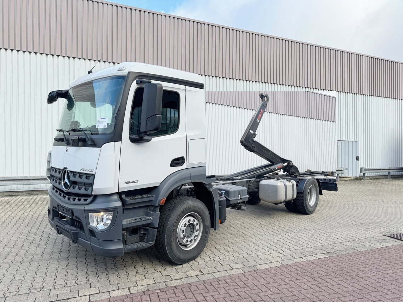 Mercedes-Benz Arocs 1840 L 4x2 Arocs 1840 L 4x2/48, MultimediaCockpit, Navi - Camion ampliroll: photos 1 Mercedes-Benz Arocs 1840 L 4x2 Arocs 1840 L 4x2/48, MultimediaCockpit, Navi - Camion ampliroll: photos 1