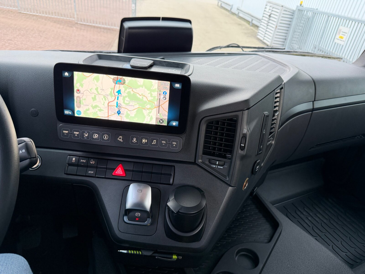 Mercedes-Benz Arocs 2542 L 6x2/4 Arocs 2542/45 L 6x2/4, Vorlauflenk-/liftachse, Navi, MultimediaCockpit - Châssis cabine: photos 3 Mercedes-Benz Arocs 2542 L 6x2/4 Arocs 2542/45 L 6x2/4, Vorlauflenk-/liftachse, Navi, MultimediaCockpit - Châssis cabine: photos 3