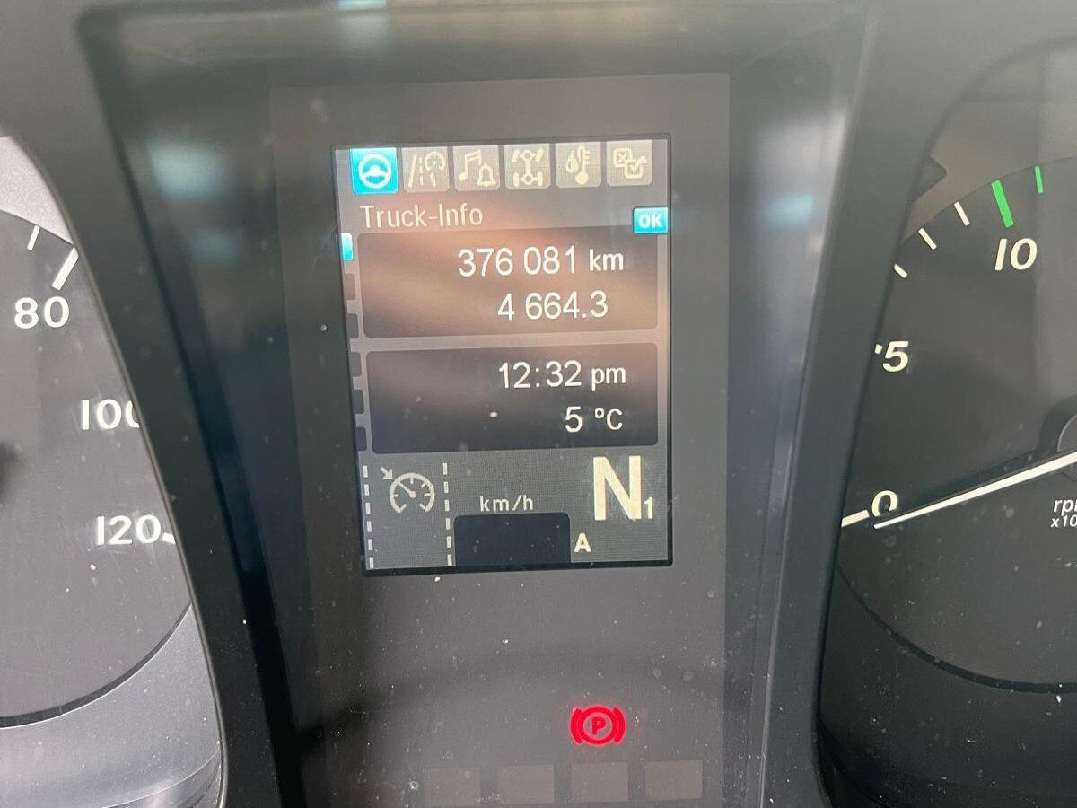 Mercedes-Benz Arocs 2651 L 6x4 Arocs 2651 L 6x4, Retarder, StreamSpace, Heckkran Epsilon M120L - Camion grumier, Camion grue: photos 4 Mercedes-Benz Arocs 2651 L 6x4 Arocs 2651 L 6x4, Retarder, StreamSpace, Heckkran Epsilon M120L - Camion grumier, Camion grue: photos 4