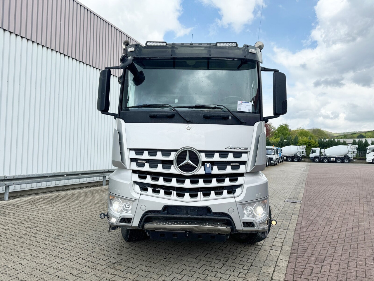 Crédit-bail de Mercedes-Benz Arocs 3258 LK 8x4/4 Arocs 3258 LK 8x4/4, Retarder, Bi-Xenon, Stahlmulde ca. 14m³, hydr. Heckklappenöffnung Mercedes-Benz Arocs 3258 LK 8x4/4 Arocs 3258 LK 8x4/4, Retarder, Bi-Xenon, Stahlmulde ca. 14m³, hydr. Heckklappenöffnung: photos 9