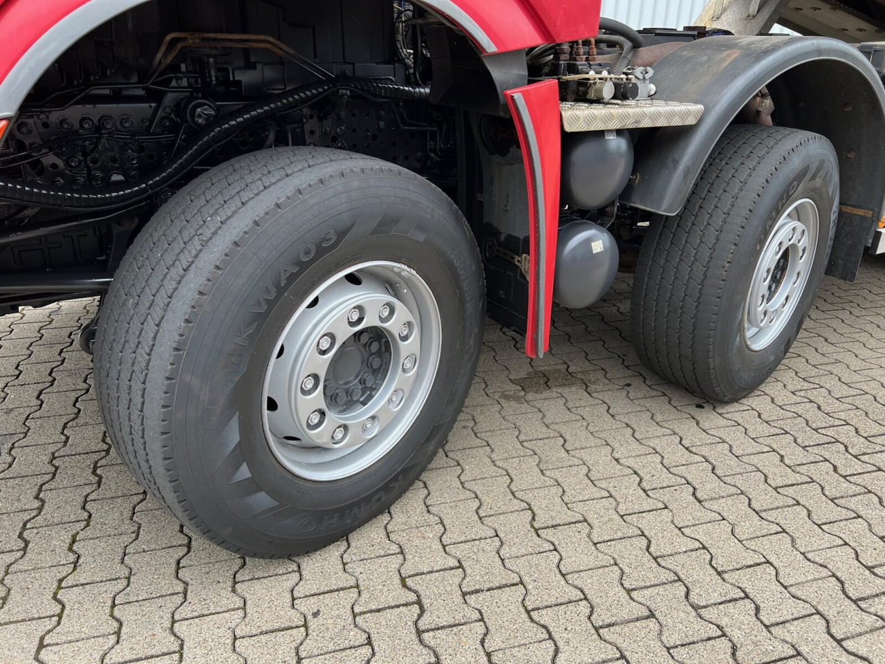Mercedes-Benz Arocs 3263 8x4/4 Arocs 3263 8x4/4, Retarder, Stahlmulde ca.14m³, Hydr. Heckklappe - Camion benne: photos 3 Mercedes-Benz Arocs 3263 8x4/4 Arocs 3263 8x4/4, Retarder, Stahlmulde ca.14m³, Hydr. Heckklappe - Camion benne: photos 3