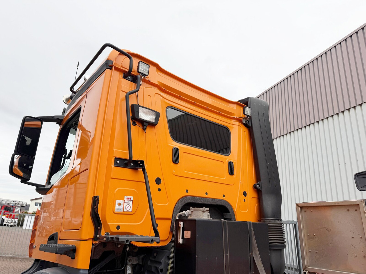 Mercedes-Benz Arocs 3353 K 6x4 Arocs 3353 K 6x4, Grounder, Retarder, Tele-Absetzer, Funk - Camion multibenne: photos 2 Mercedes-Benz Arocs 3353 K 6x4 Arocs 3353 K 6x4, Grounder, Retarder, Tele-Absetzer, Funk - Camion multibenne: photos 2