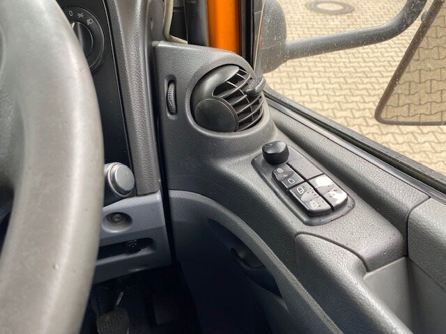 Crédit-bail de Mercedes-Benz Atego 1524 L 4x2 Atego 1524 L 4x2 Kehrmaschine FAUN Viajet Mercedes-Benz Atego 1524 L 4x2 Atego 1524 L 4x2 Kehrmaschine FAUN Viajet: photos 7