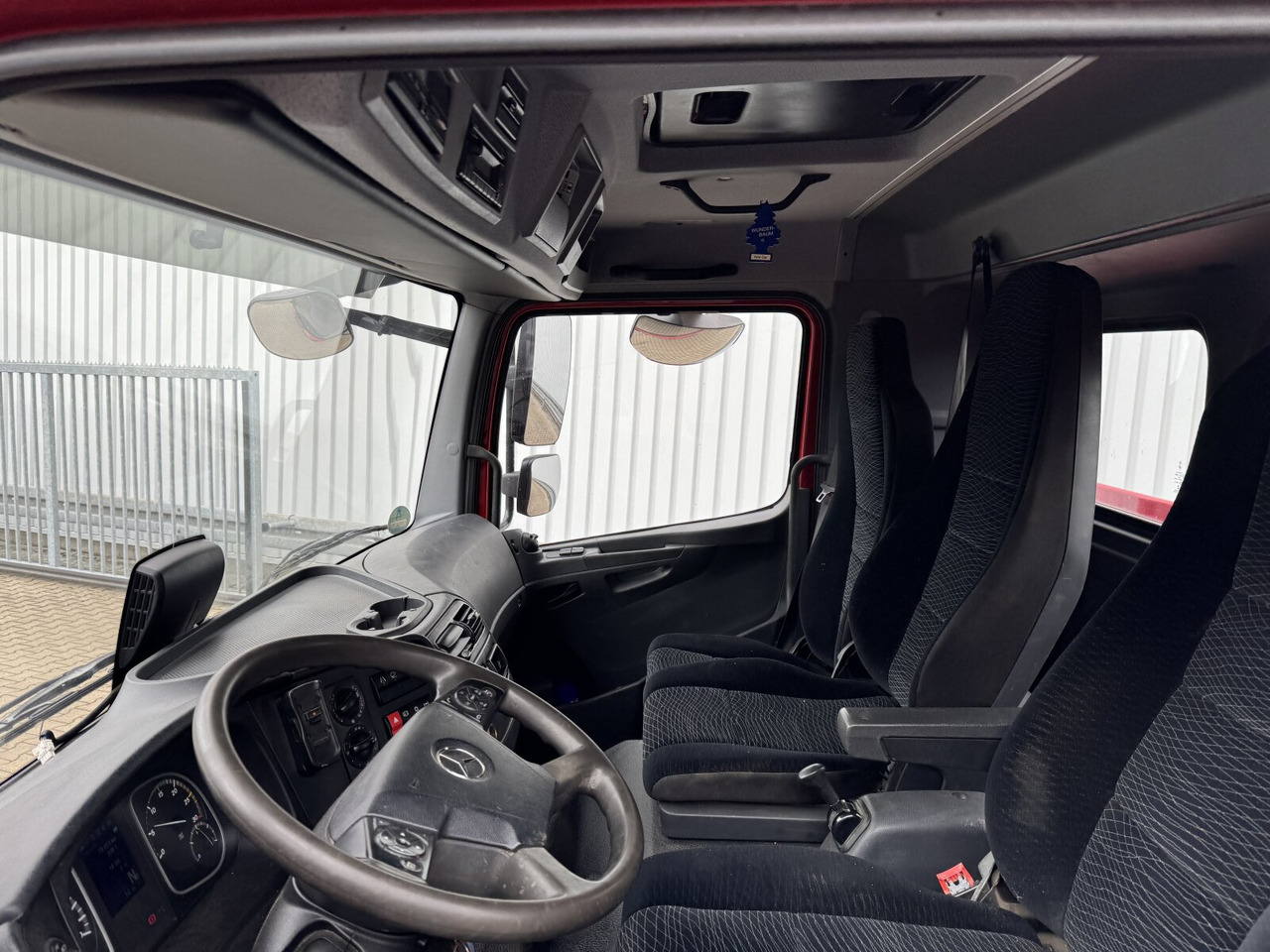 Mercedes-Benz Atego 1530 K 4x2 Atego 1530 K 4x2, 2x AHK - Camion benne: photos 2 Mercedes-Benz Atego 1530 K 4x2 Atego 1530 K 4x2, 2x AHK - Camion benne: photos 2
