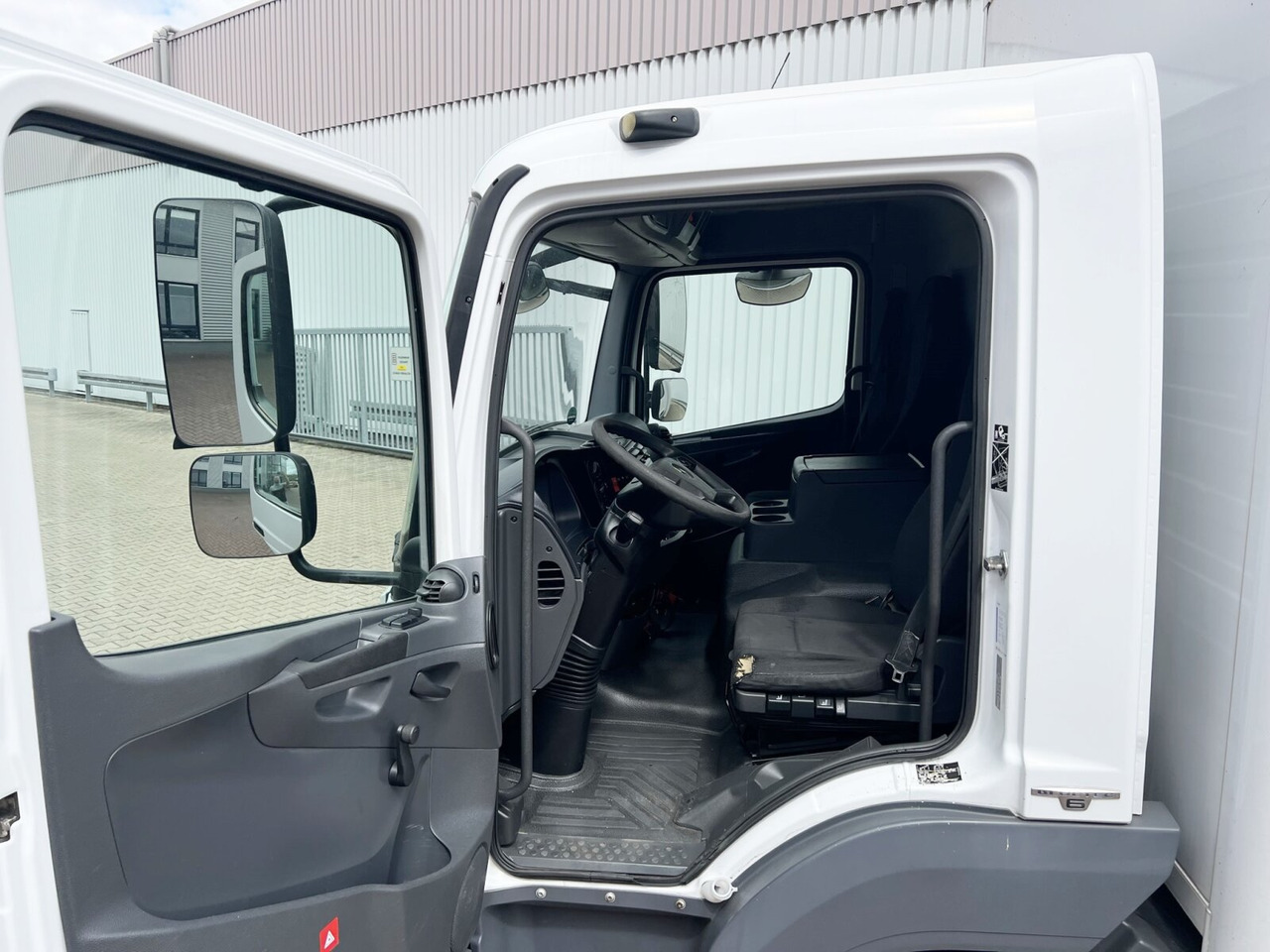 Mercedes-Benz Atego 816 4x2 Atego 816 4x2, LBW - Camion fourgon: photos 5 Mercedes-Benz Atego 816 4x2 Atego 816 4x2, LBW - Camion fourgon: photos 5