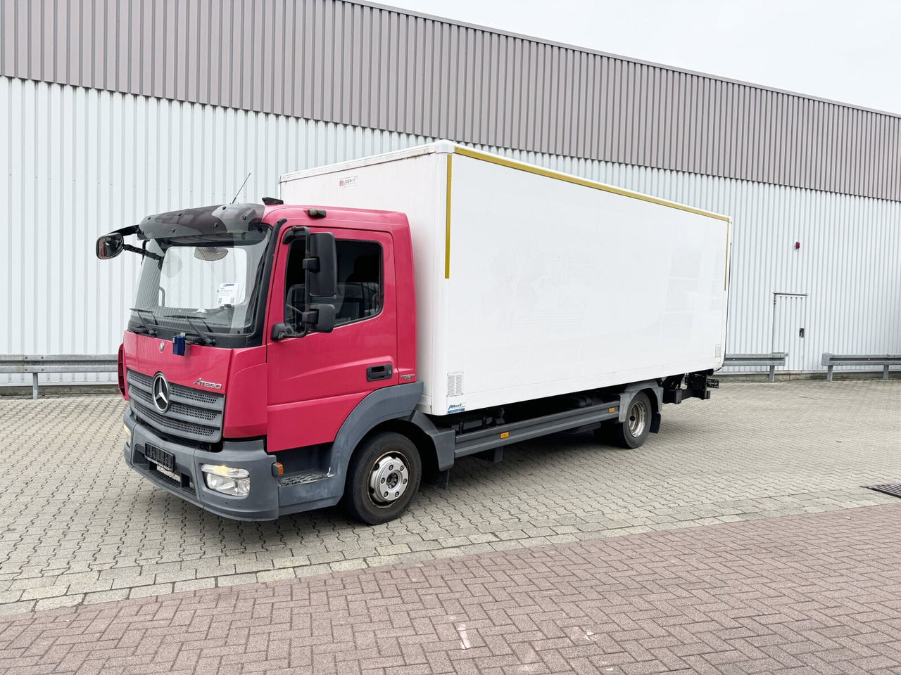 Mercedes-Benz Atego 816 4x2 Atego 816 4x2 mit LBW BÄR - Camion fourgon: photos 1 Mercedes-Benz Atego 816 4x2 Atego 816 4x2 mit LBW BÄR - Camion fourgon: photos 1
