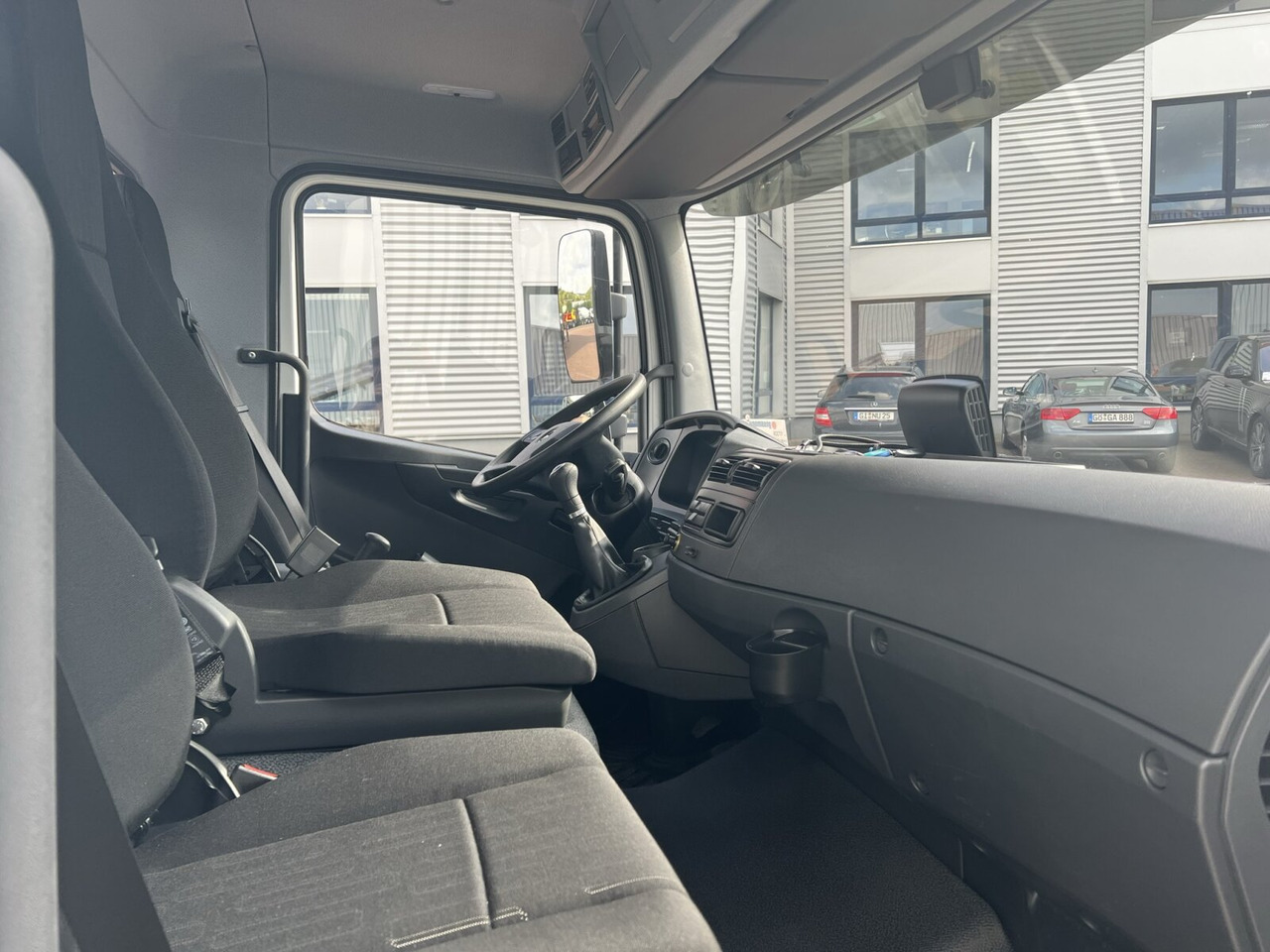 Mercedes-Benz Atego 818 K 4x2 Atego 818 K 4x2, 2x AHK, Meiller-Kipper, mehrfach Vorhanden! - Châssis cabine: photos 5 Mercedes-Benz Atego 818 K 4x2 Atego 818 K 4x2, 2x AHK, Meiller-Kipper, mehrfach Vorhanden! - Châssis cabine: photos 5
