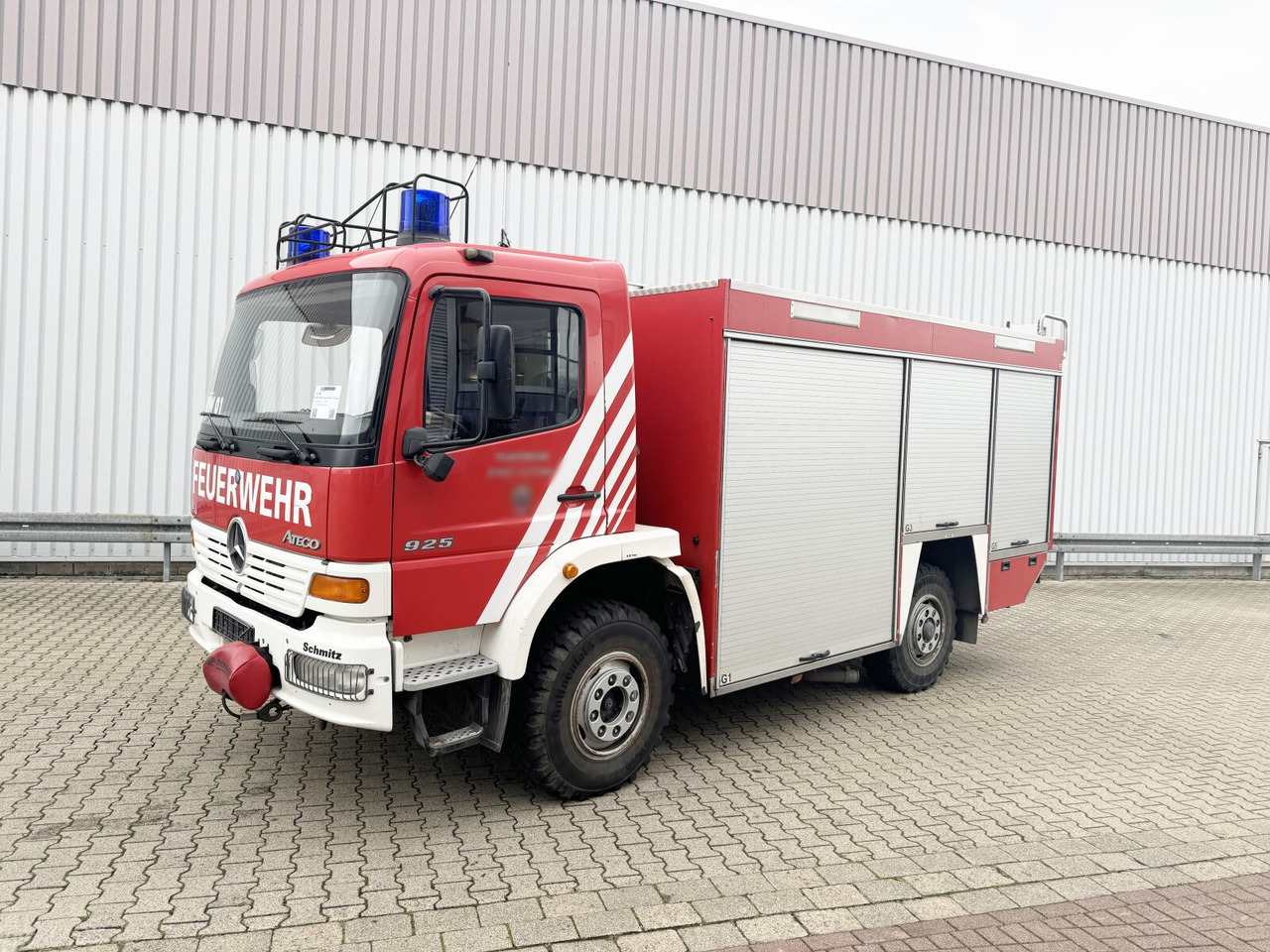 Mercedes-Benz Atego 925 4x4, Rüstwagen RW1 Atego 925 4x4, Seilwinde, Einzelbereifung, Rüstwagen RW1 - Ambulance: photos 1 Mercedes-Benz Atego 925 4x4, Rüstwagen RW1 Atego 925 4x4, Seilwinde, Einzelbereifung, Rüstwagen RW1 - Ambulance: photos 1