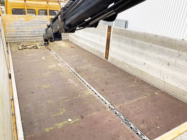 Camion grue, Camion plateau Mercedes-Benz Axor 1833 L 4x2 Axor 1833 L 4x2 mit Heckkran Hiab XS 133 K-2: photos 13