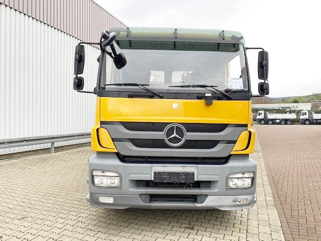 Camion grue, Camion plateau Mercedes-Benz Axor 1833 L 4x2 Axor 1833 L 4x2 mit Heckkran Hiab XS 133 K-2: photos 7