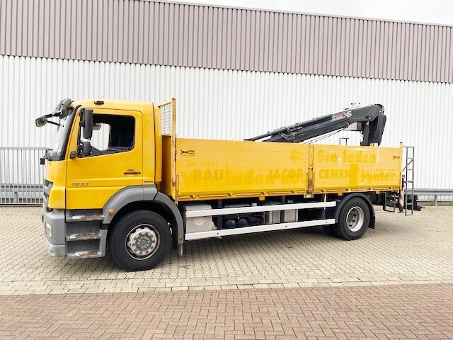 Camion grue, Camion plateau Mercedes-Benz Axor 1833 L 4x2 Axor 1833 L 4x2 mit Heckkran Hiab XS 133 K-2: photos 12