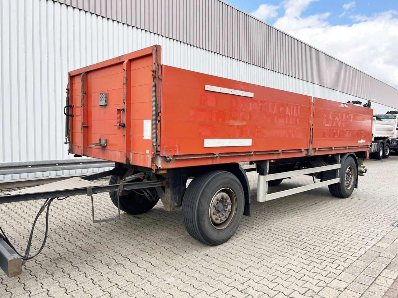Pritschenanhänger Pritschenanhänger - Remorque plateau: photos 1 Pritschenanhänger Pritschenanhänger - Remorque plateau: photos 1