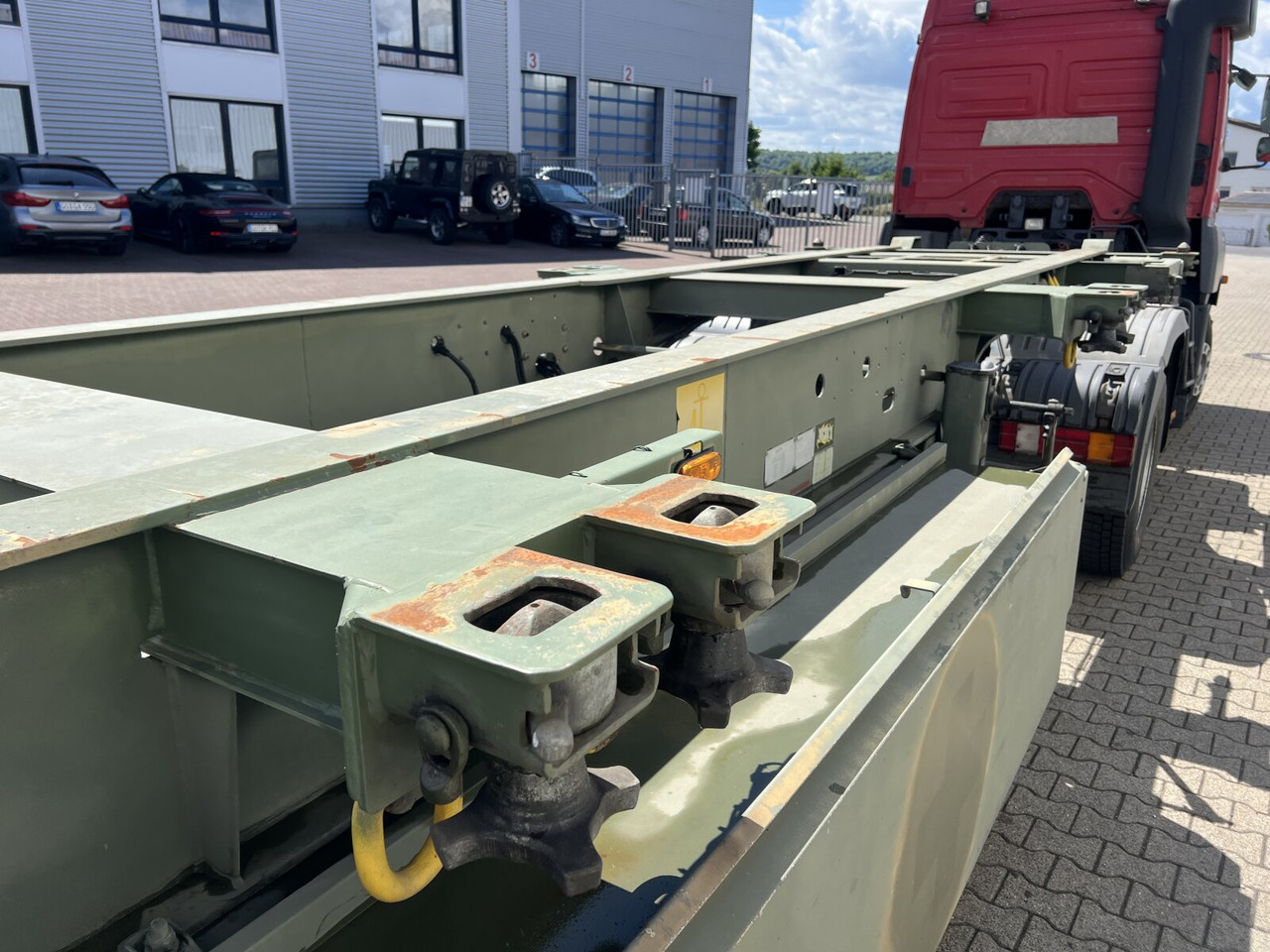 Schmitz Cargobull SCF 24 Containerchassis SCF 24 Containerchassis, 2x20/20/30/40ft, Ex-Bundeswehr! - Semi-remorque: photos 3 Schmitz Cargobull SCF 24 Containerchassis SCF 24 Containerchassis, 2x20/20/30/40ft, Ex-Bundeswehr! - Semi-remorque: photos 3
