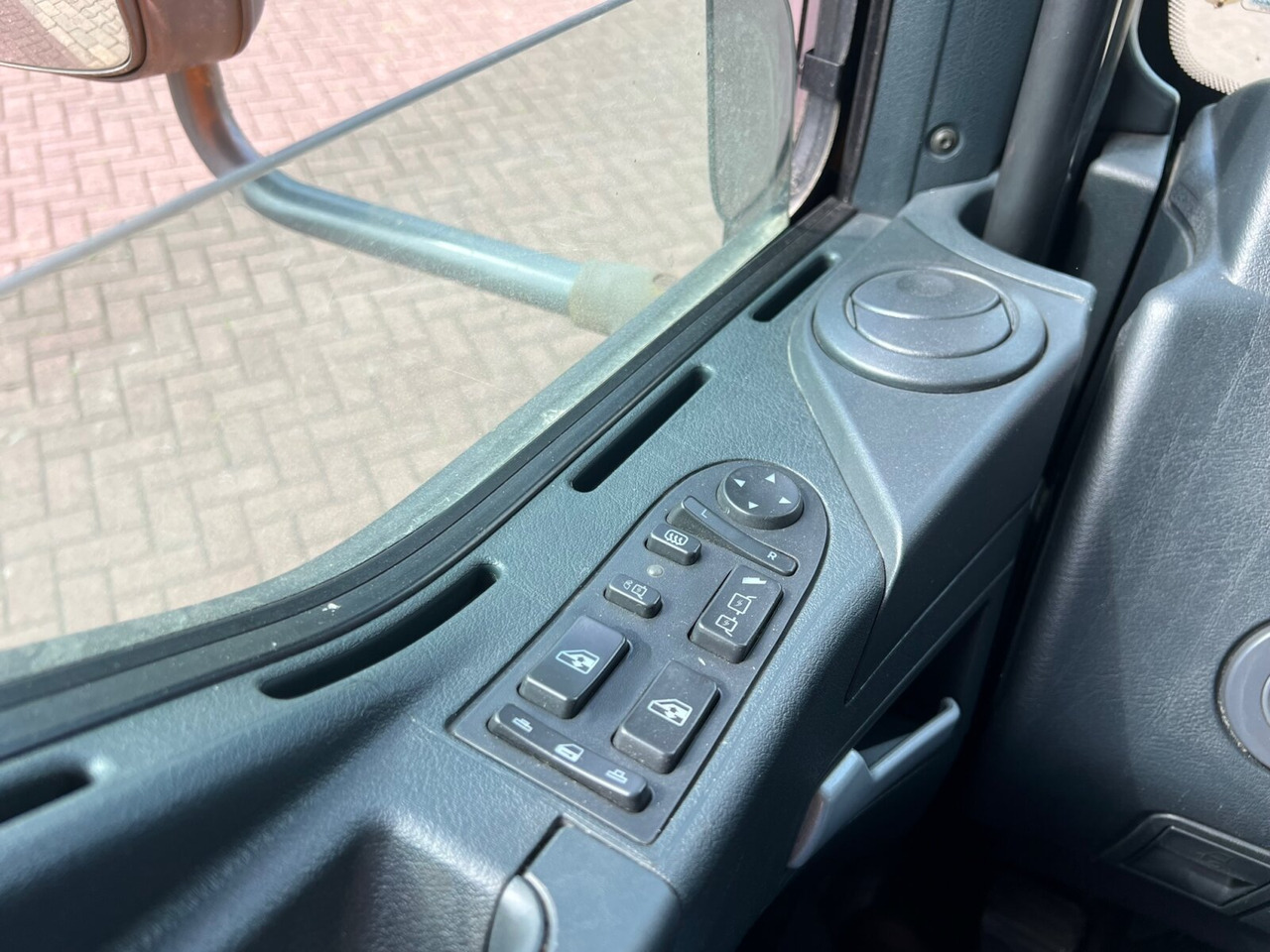 MAN TGL 8.220 4X2 BL TGL 8.220 4X2 BL - Tracteur routier: photos 4 MAN TGL 8.220 4X2 BL TGL 8.220 4X2 BL - Tracteur routier: photos 4