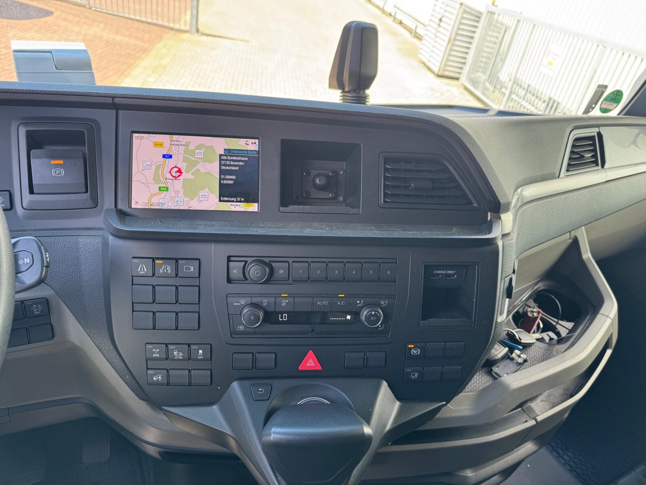 MAN TGX 18.470 4x2 BL TGX 18.470 4x2 BL, Retarder, Navi - Tracteur routier: photos 4 MAN TGX 18.470 4x2 BL TGX 18.470 4x2 BL, Retarder, Navi - Tracteur routier: photos 4