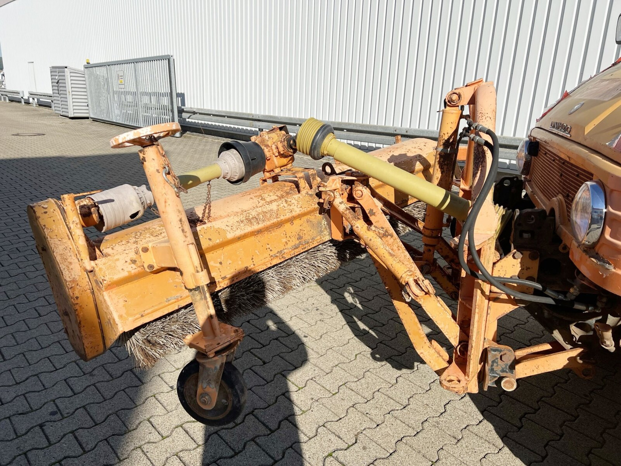 Camion benne, Véhicule de voirie/ Spécial Unimog U84 406 4x4 U84 406 4x4, Kommunalhydraulik, Zapfwelle vorn & hinten, EX-Kommune: photos 12 Camion benne, Véhicule de voirie/ Spécial Unimog U84 406 4x4 U84 406 4x4, Kommunalhydraulik, Zapfwelle vorn & hinten, EX-Kommune: photos 12