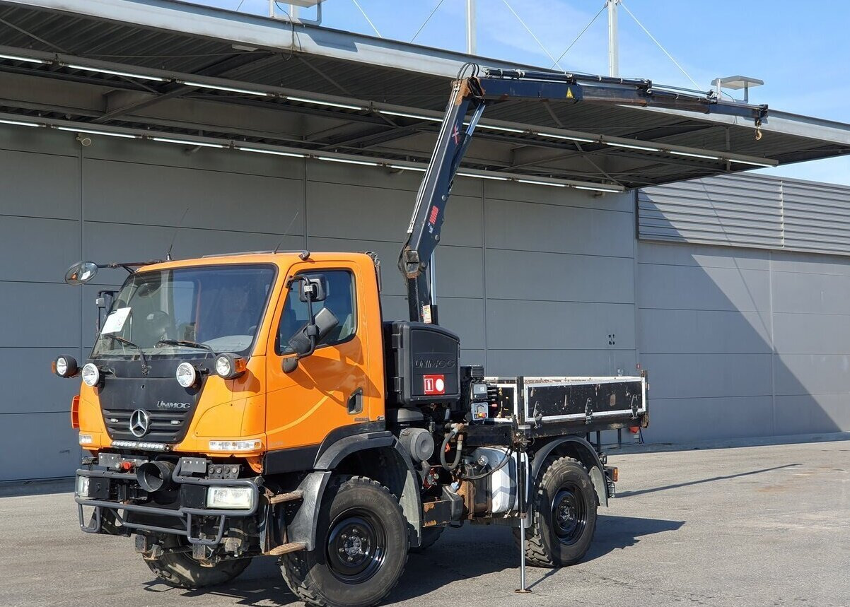 Unimog U 20 4x4 U 20 4x4, Zapfwelle, Kran Hiab 022D-3 HiDuo, Funk - Véhicule utilitaire: photos 1 Unimog U 20 4x4 U 20 4x4, Zapfwelle, Kran Hiab 022D-3 HiDuo, Funk - Véhicule utilitaire: photos 1
