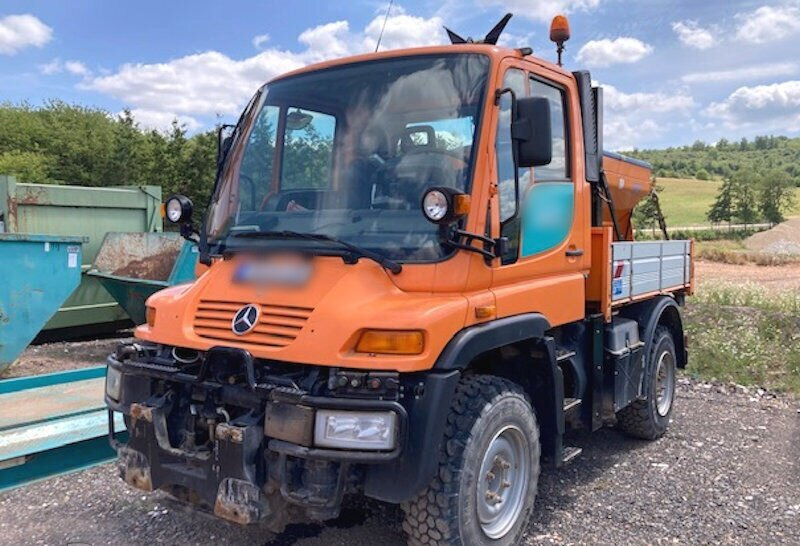 Unimog U300 405/10 4x4 U300 405/10 4x4, Kommunalhydraulik, Frontzapfwelle, Kipper - Véhicule utilitaire: photos 1 Unimog U300 405/10 4x4 U300 405/10 4x4, Kommunalhydraulik, Frontzapfwelle, Kipper - Véhicule utilitaire: photos 1