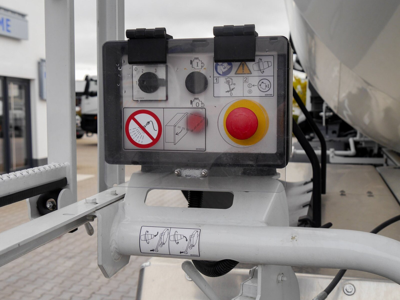 X-Way AD360X40BZ 8x4 X-Way AD360X40BZ 8x4, Stetter 8/9m³ - Camion malaxeur: photos 4 X-Way AD360X40BZ 8x4 X-Way AD360X40BZ 8x4, Stetter 8/9m³ - Camion malaxeur: photos 4